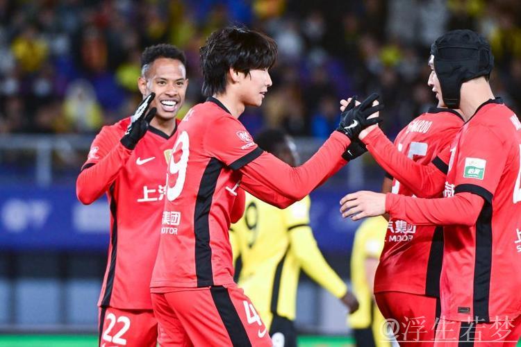 李新翔两传一射阿齐兹梅开二度 海港3-3平西海岸 李新翔两传一射阿齐兹梅开二度 海港3-3平西海岸