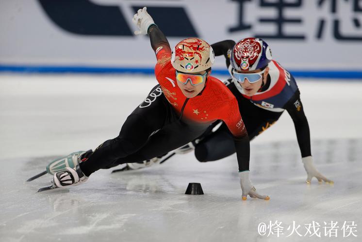 短道世巡赛-中国队头名晋级男子5000米接力半决赛